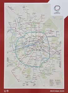写真　大環状線を強調したモスクワ地下鉄路線図（ジェトロ撮影）